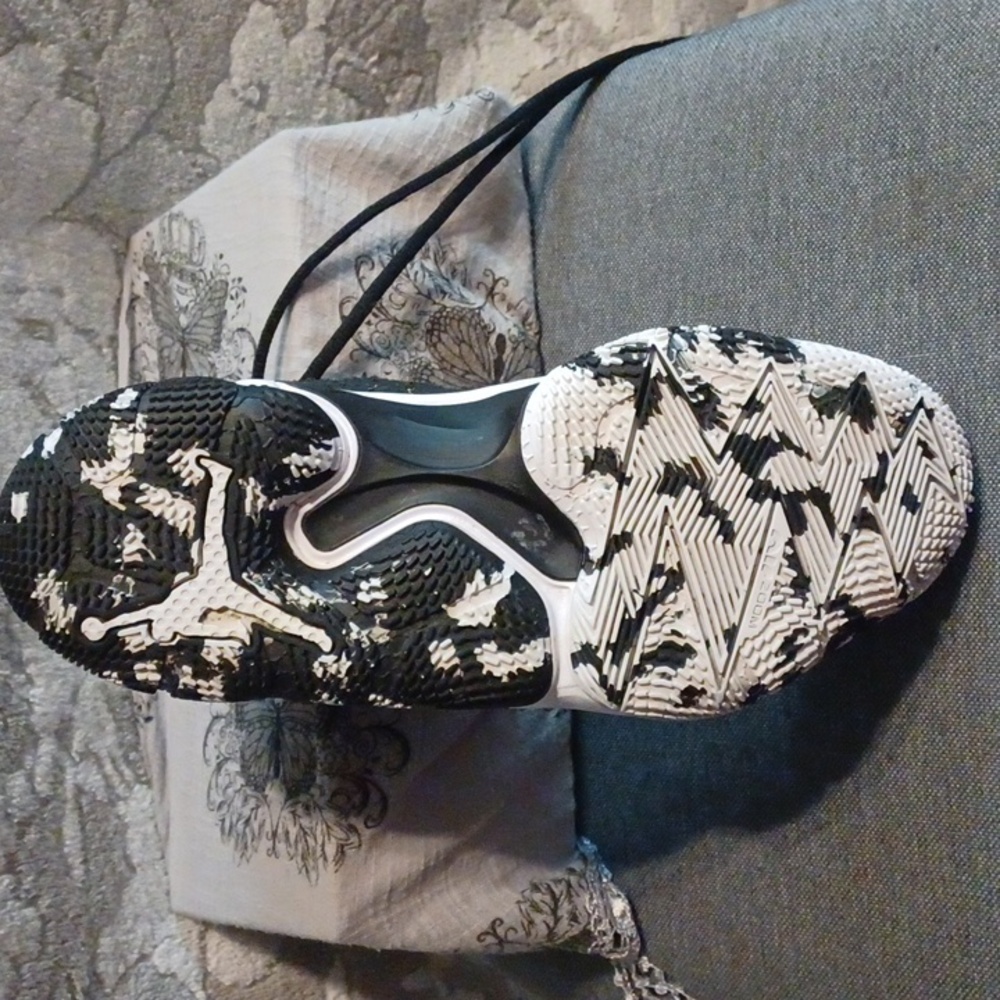 JORDAN Shoes Black and White Athletic Sneakers with Gold Accents - Picture 9 of 9